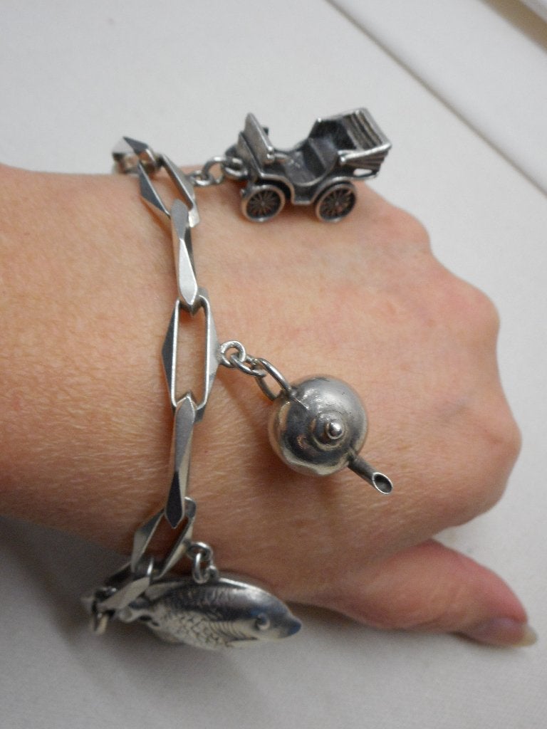 Zilveren Closed Forever armband met 6 grote bedels nr.052, Verzenden, Zo goed als nieuw, Met bedels of kralen, Zilver