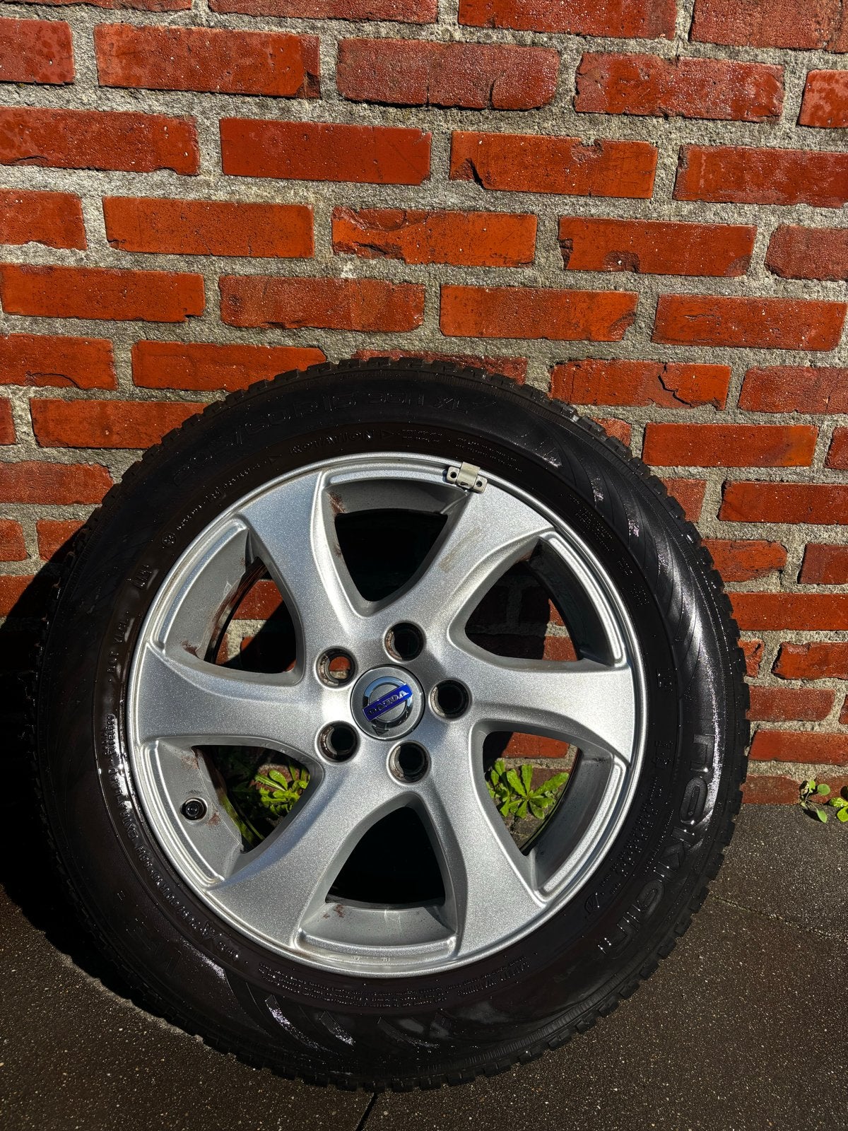 Volvo 16 inch velgen met winterbanden, Ophalen, Gebruikt, Banden en Velgen, 17 inch