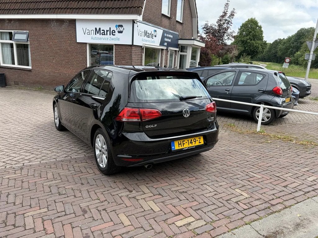 Volkswagen Golf 1.0 TSI Comfortline € 8.444,00, Stof, Gebruikt, Automatische klimaatregeling, Zwart