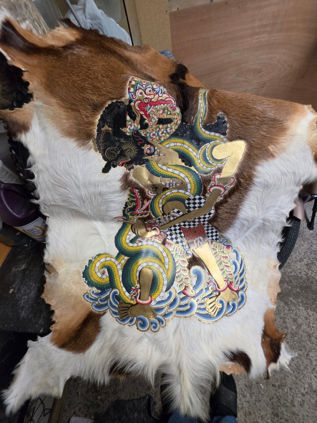 Uniek Wayang Kulit schilderij op dierenhuid, Antiek en Kunst, Ophalen of Verzenden