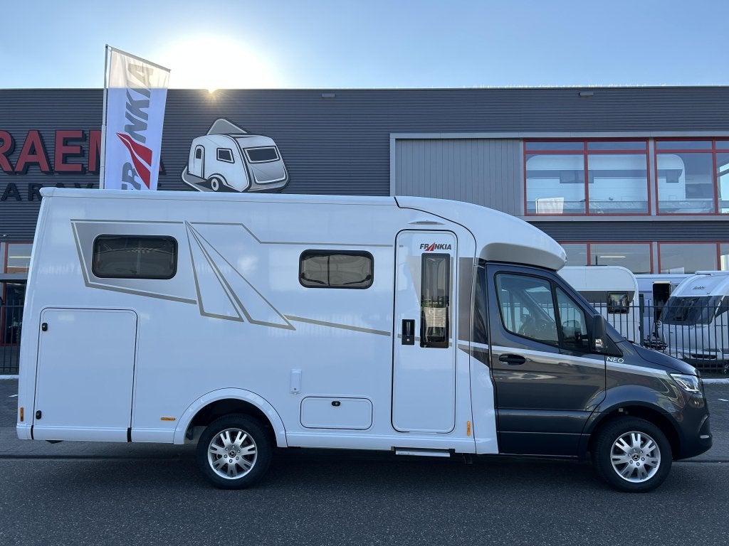 Frankia Neo T 7 GDK Mercedes automaat, Enkele bedden, garage, Caravans en Kamperen, Ringverwarming, Koelkast, 6 tot 7 meter, Bedrijf