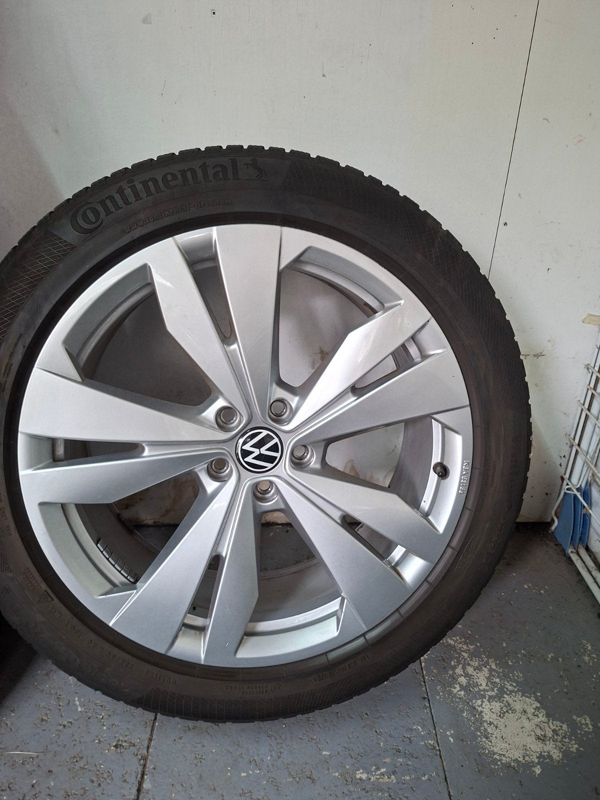 VW ID4 ID5 ID6 velgen met winterbanden 20 inch, Ophalen, Gebruikt, Velg(en), Winterbanden
