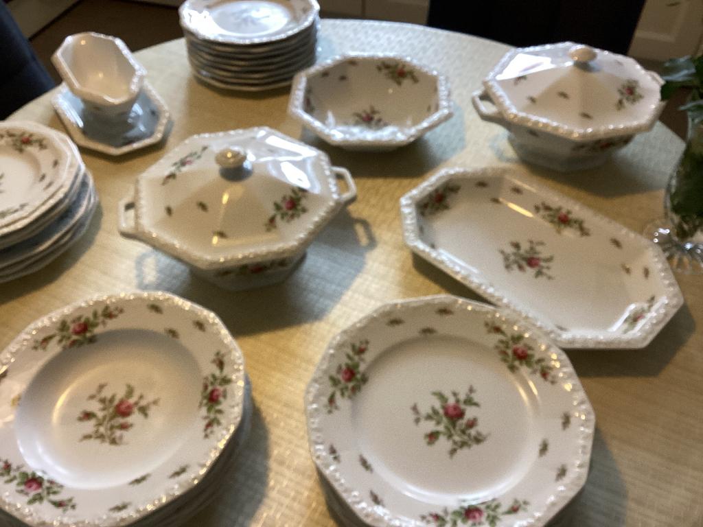 Rosenthal moosrose dinerservies voor 9 personen, Ophalen
