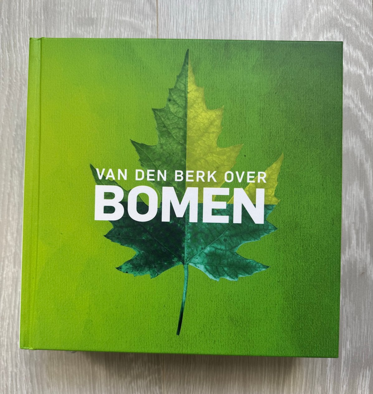 Bomen: Handboek over bomen en hun verzorging, Boeken, Natuur, Ophalen of Verzenden, Zo goed als nieuw, Bloemen, Planten en Bomen
