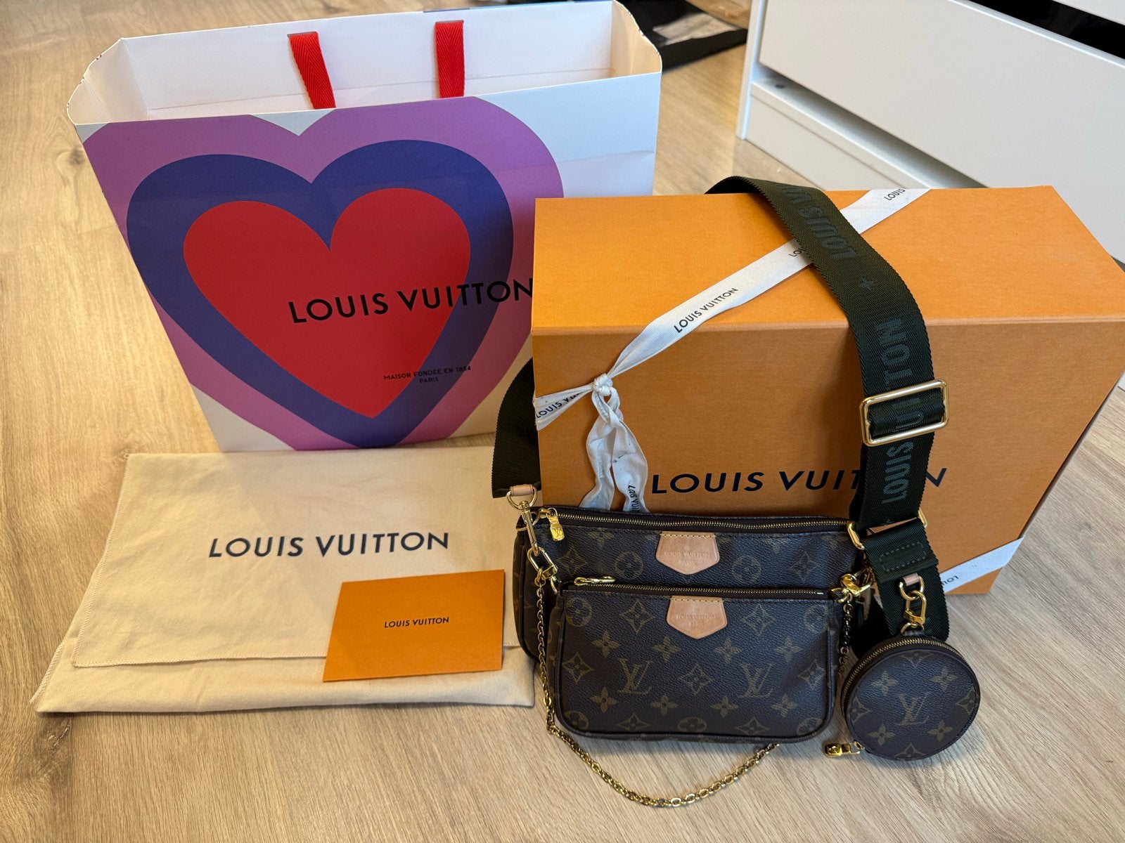 Louis Vuitton Multi Pochette tas, Ophalen of Verzenden, Zo goed als nieuw, Bruin, Schoudertasje