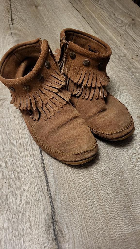 MINNETONKA laarsjes. Maat 39. Leer. Cognac kleur. Met franje, Bruin, Ophalen of Verzenden, Zo goed als nieuw, Minnetonka