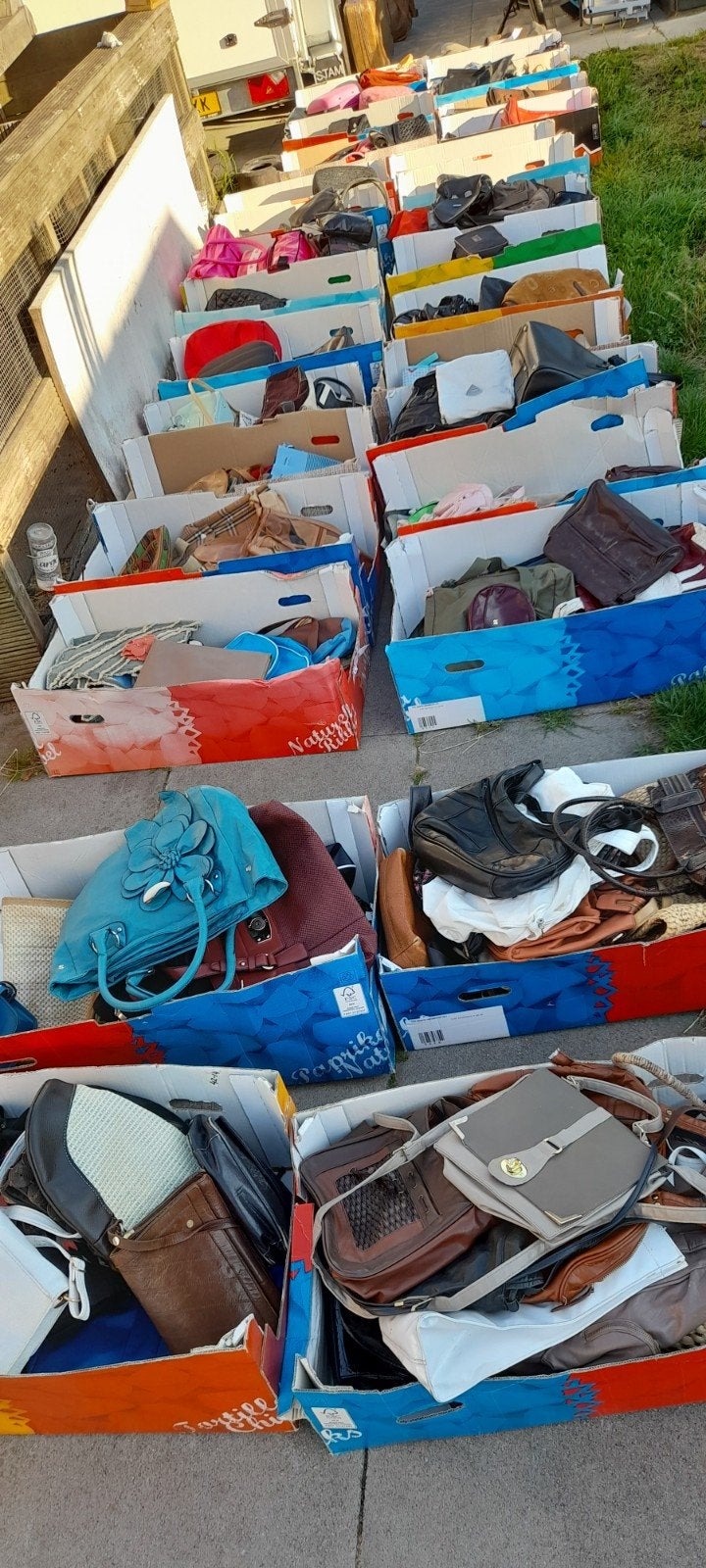partij tassen handtas schoudertas rugtassen 500 stk 33 dozen, Diversen, Rommelmarktspullen, Ophalen, Gebruikt