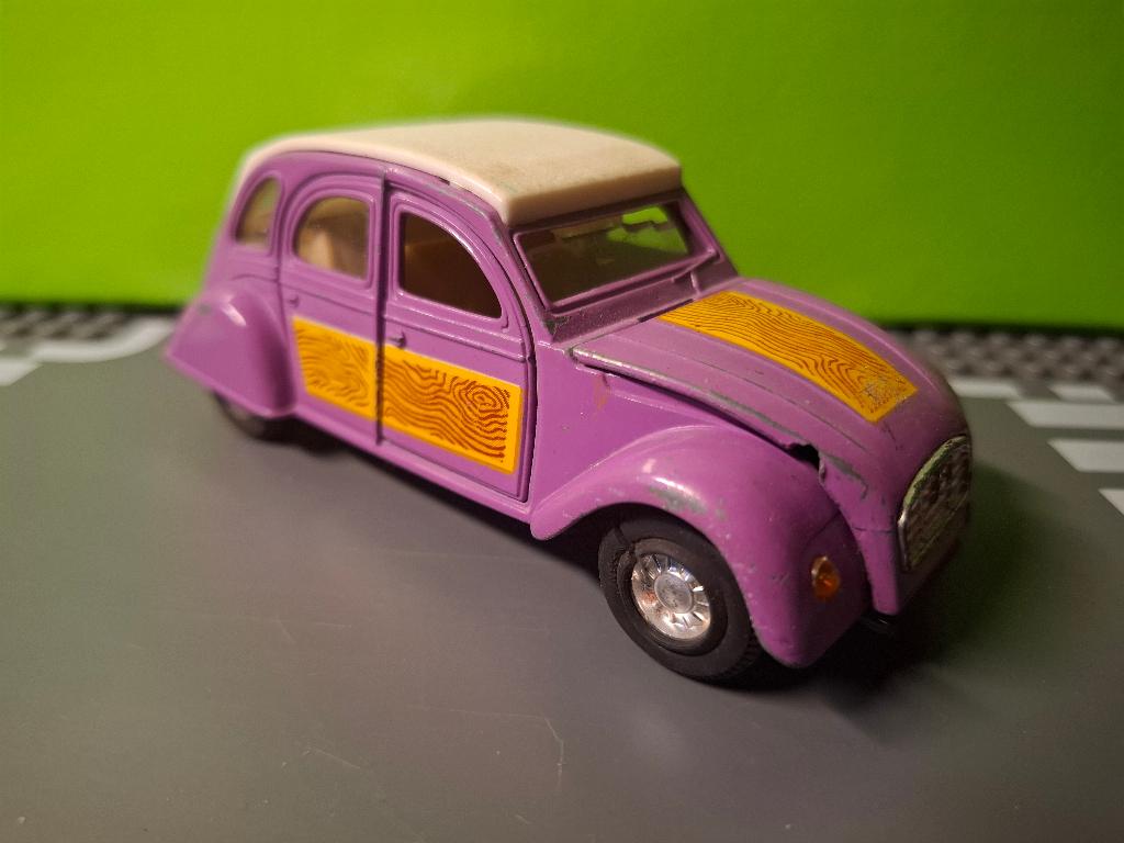 Welly - Citroën 2CV [paars] 1/32, Ophalen of Verzenden, Gebruikt, Auto