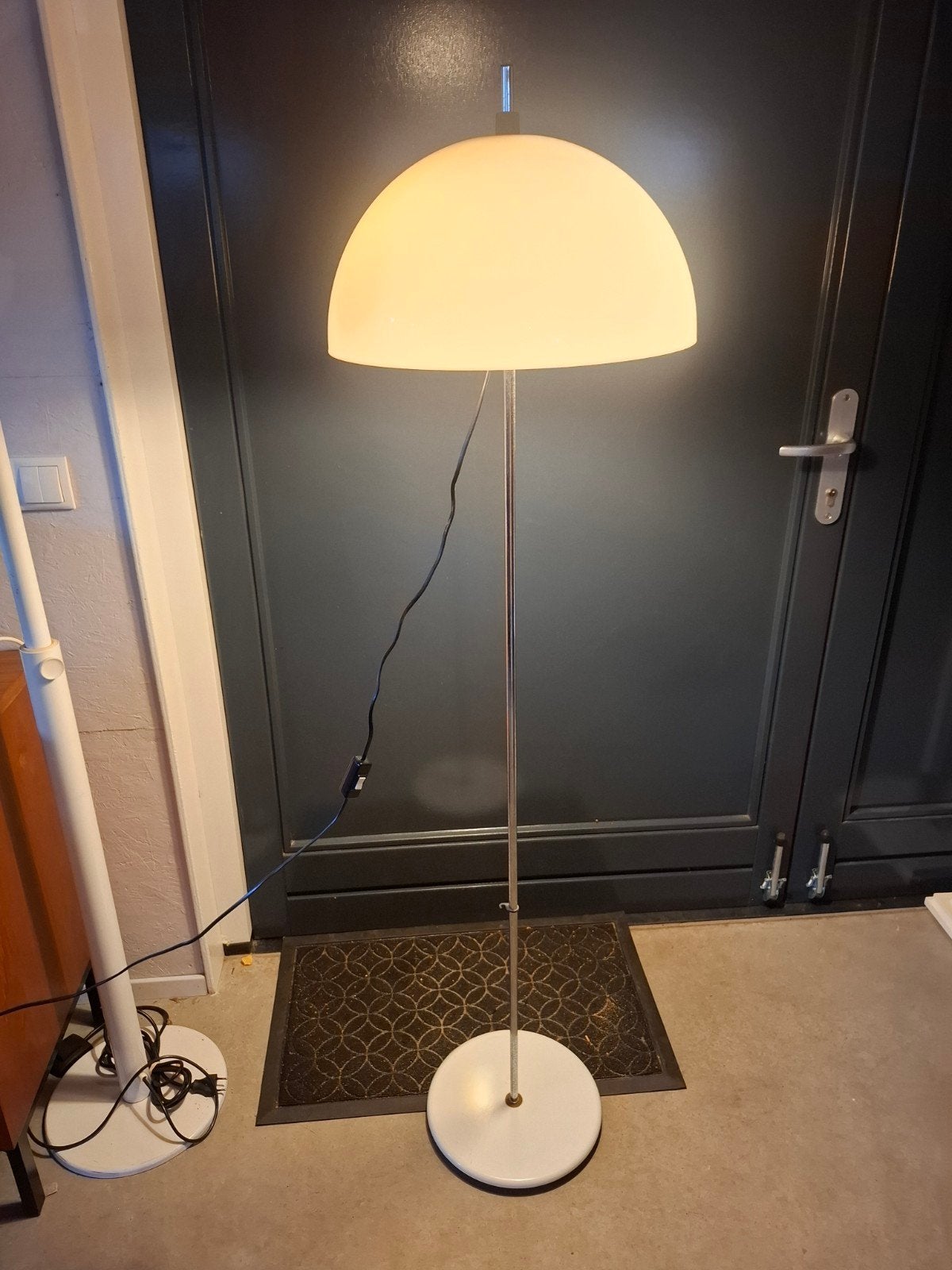 vintage mushroom vloerlamp. met barst in de kap, Metaal, 150 tot 200 cm, Gebruikt, Vintage design