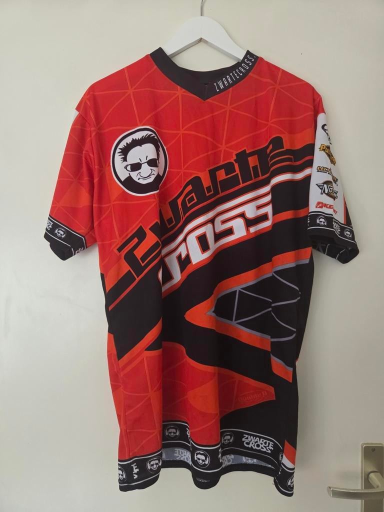 T shirt , zwarte cross ,L, Kleding | Heren, T-shirts, Ophalen, Zo goed als nieuw, Zwart