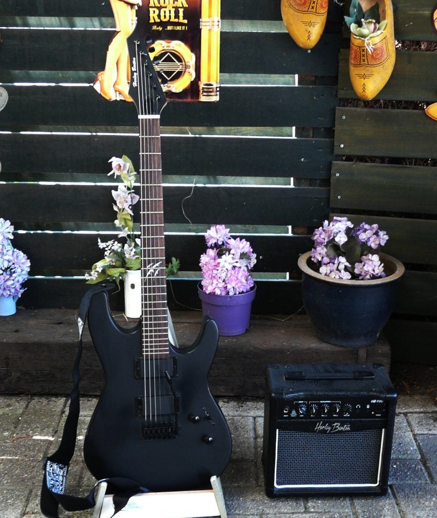 Harley Benton set, Muziek en Instrumenten, Snaarinstrumenten | Gitaren | Elektrisch, Gebruikt, Met versterker, Solid body, Ophalen