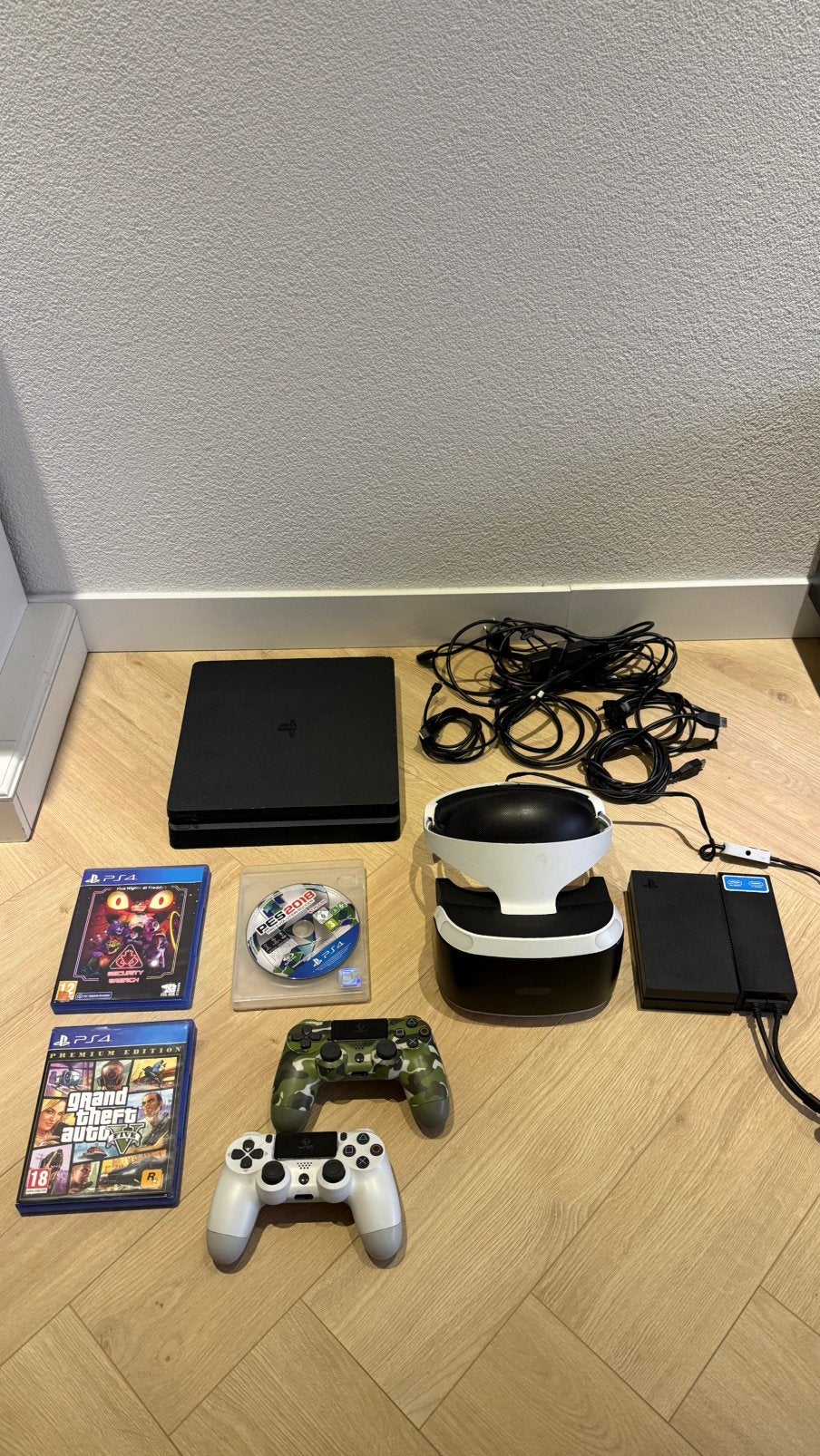 PlayStation 4 1TB + VR Set – 3 Games + Veel Games, Spelcomputers en Games, Ophalen, Zo goed als nieuw, Met 2 controllers, Original