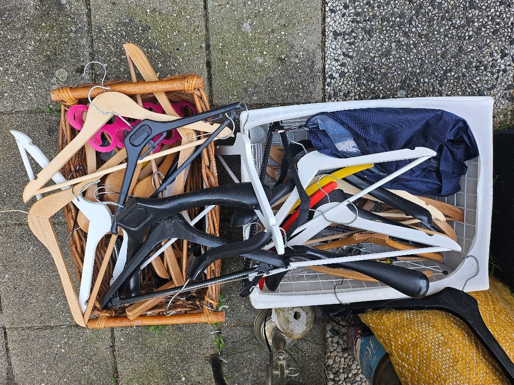 Kleerhangers, Kleding | Dames, Ophalen, Gebruikt, Hout, Volwassenen