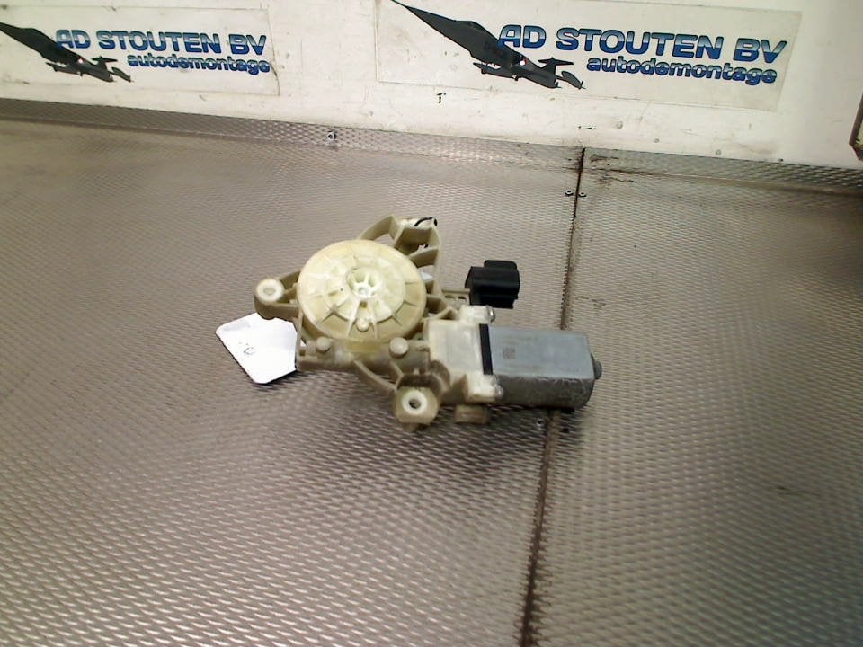 Motor Raammechaniek Rechts Achter Focus 4 Wagon 2024, Gebruikt, Henry-Ford-Straße  1, Köln 50735, , Duitsland, Ford-Werke GmbH