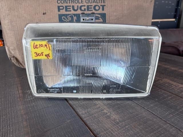 Peugeot  305 koplamp nieuw!, Auto-onderdelen, Verlichting, Ophalen of Verzenden, Nieuw, Peugeot