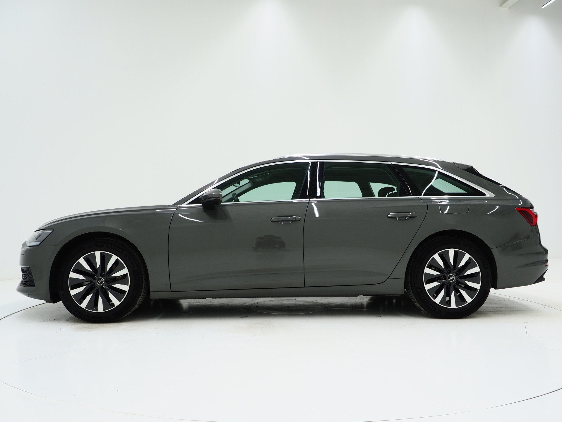 Audi A6 Avant 50 TFSI e quattro | Leder | Trekhaak | Camera, Automaat, Dealer onderhouden, 77 km/l, Gebruikt