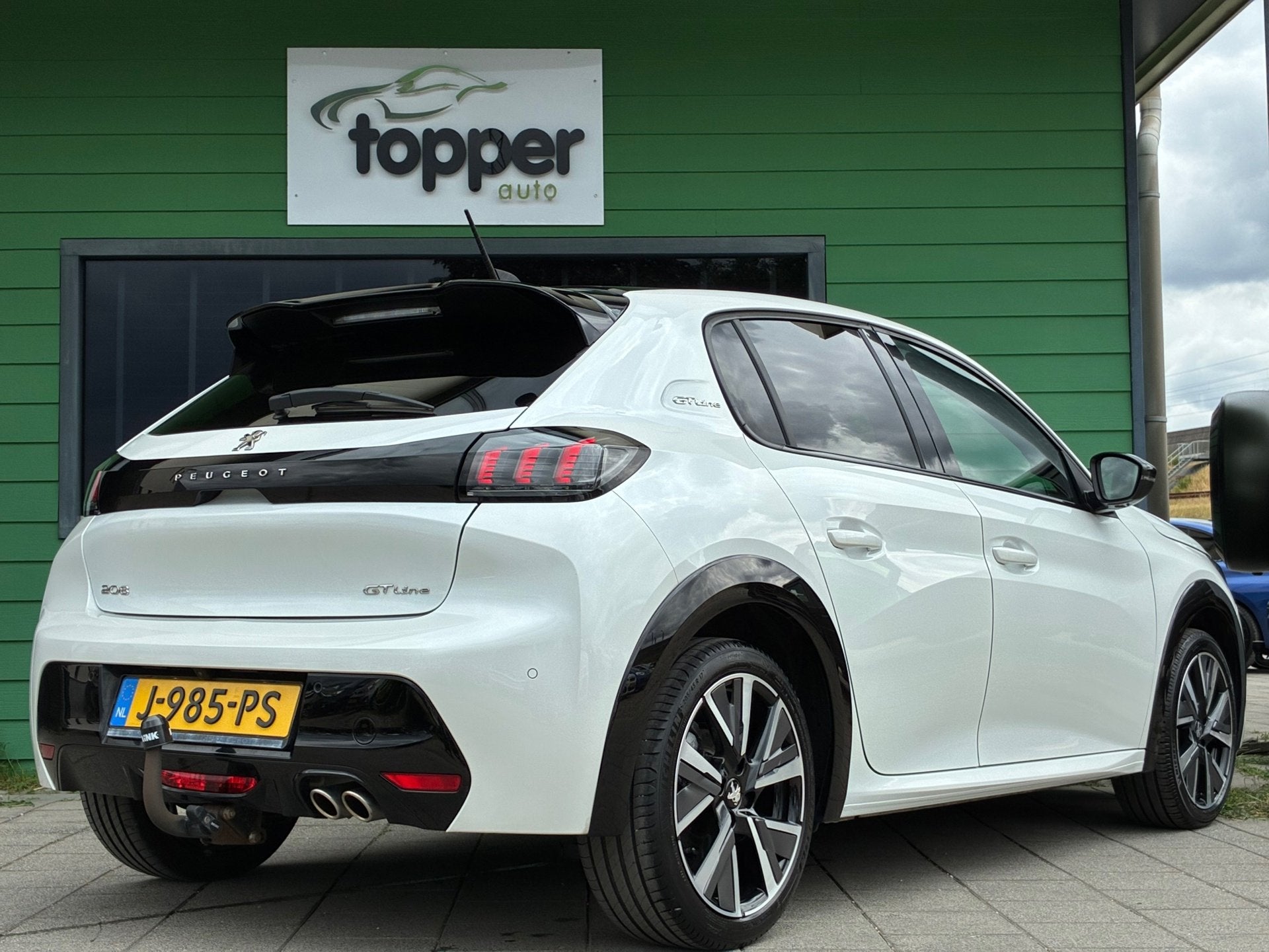 Peugeot 208