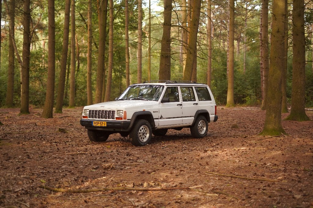 Jeep Cherokee XJ | JAMBOREE | 1994 | 160055 km | 2.5 |, 1380 kg, 4 cilinders, Leder en Stof, Handgeschakeld