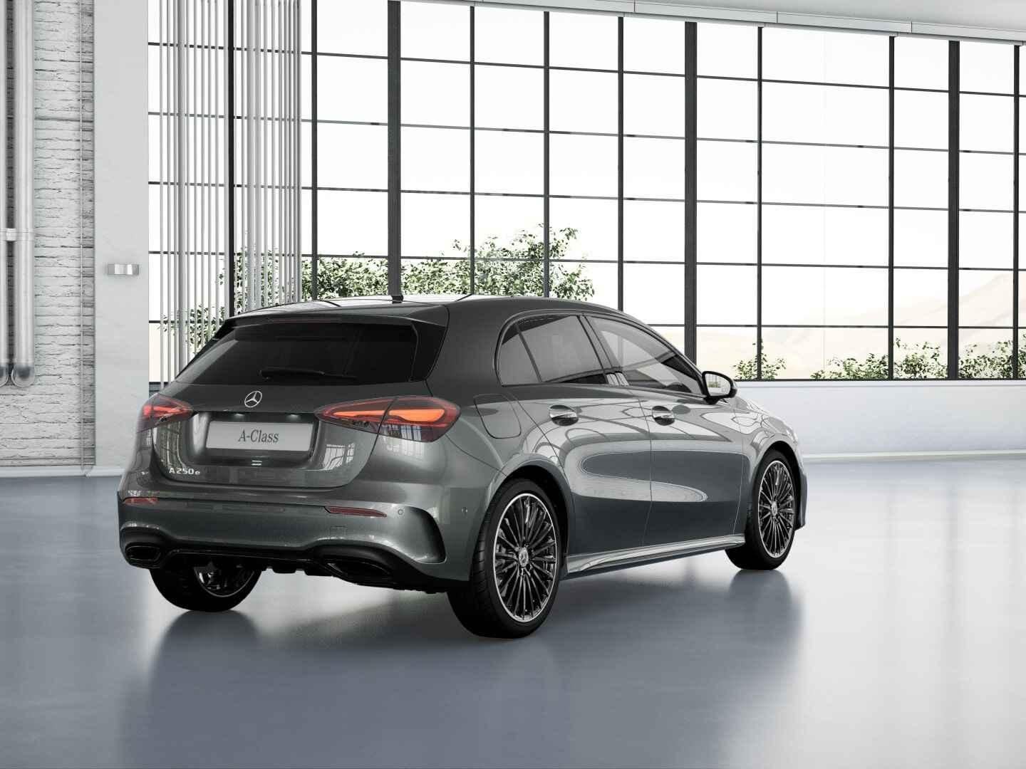 Mercedes-Benz A-Klasse Hatchback 250 e 140 Year Edition, Auto's, Mercedes-Benz, 4 cilinders, 163 pk, Plug-in hybride, Bedrijf