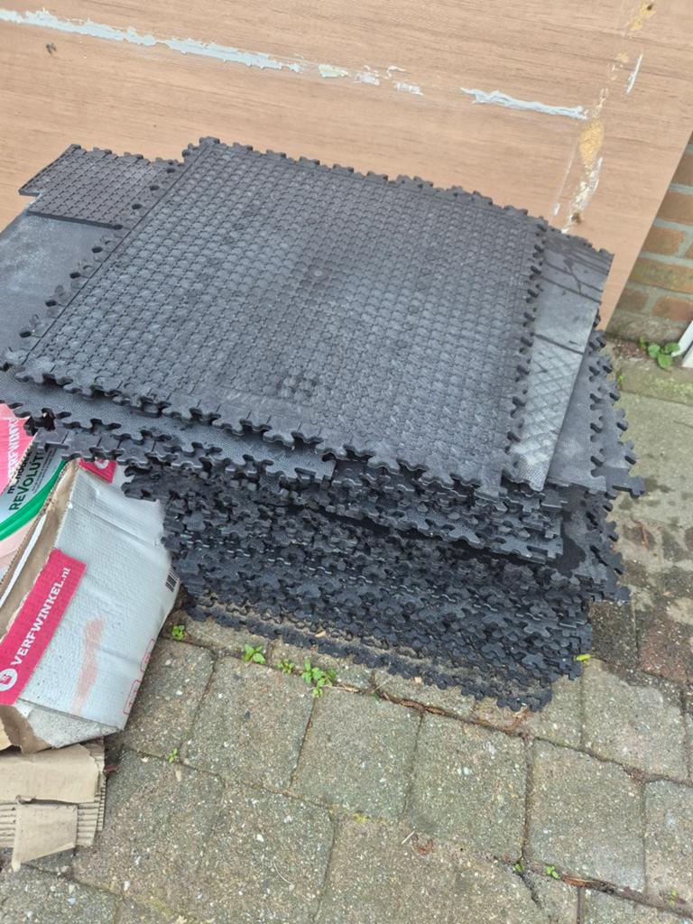 Rubberen tegels, Ophalen, Minder dan 10 m², Tapijttegels