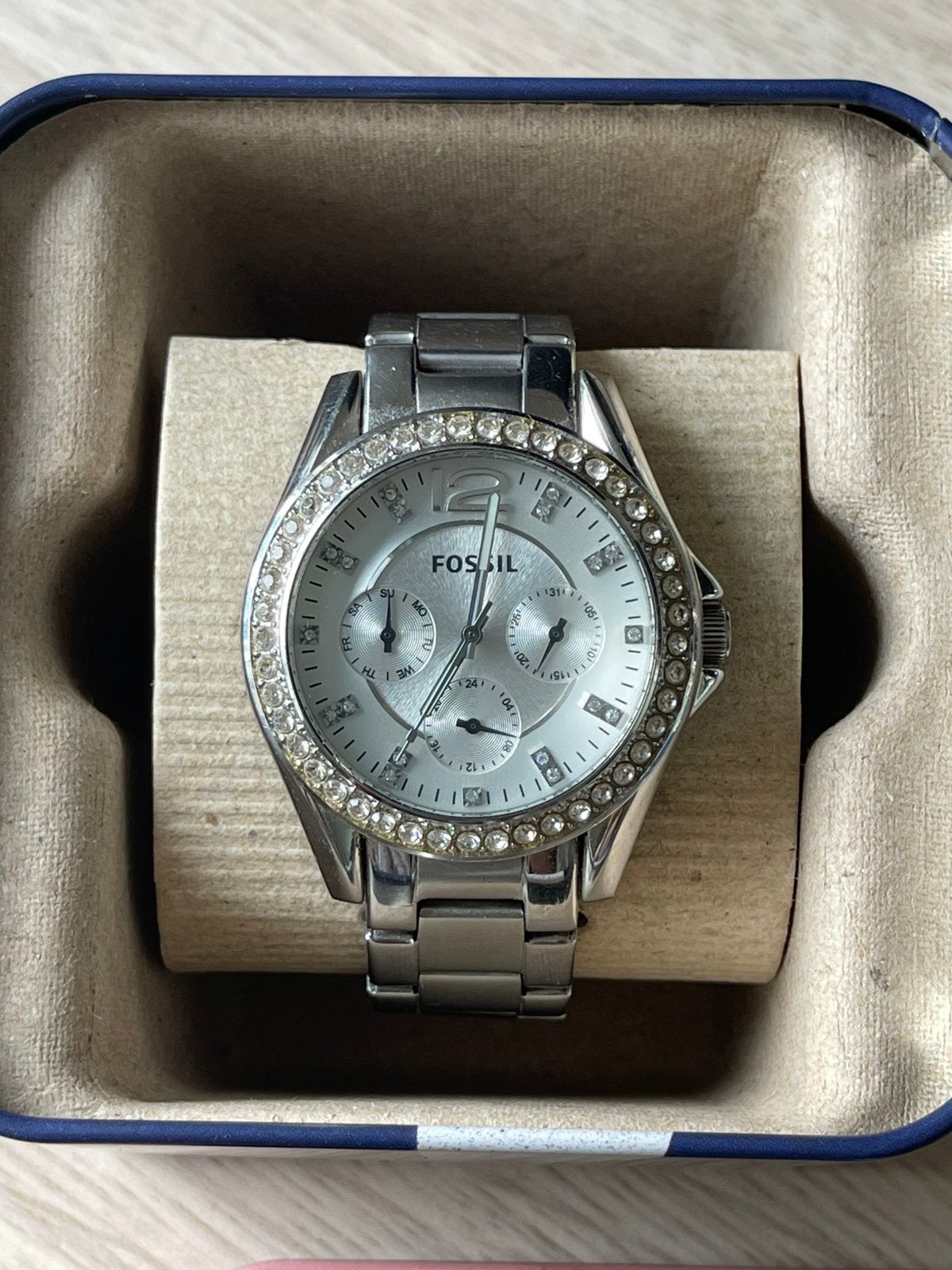 Fossil dameshorloge zilver met steentjes, Sieraden, Tassen en Uiterlijk, Horloges | Dames, Fossil, Polshorloge, Ophalen of Verzenden