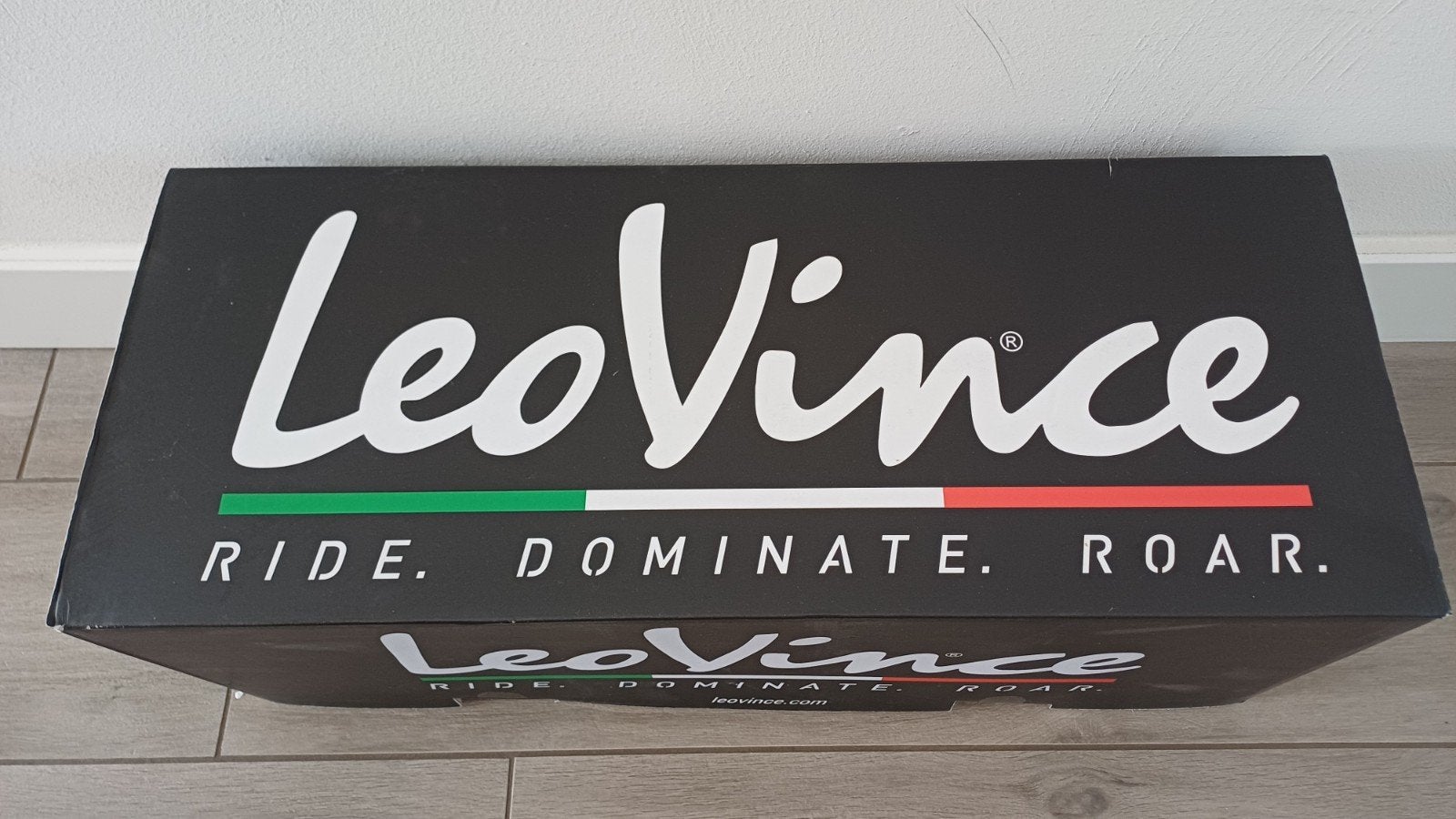 LeoVince Nero Slip-On uitlaat Peugeot Metropolis 2013-2016, Motoren, Ophalen