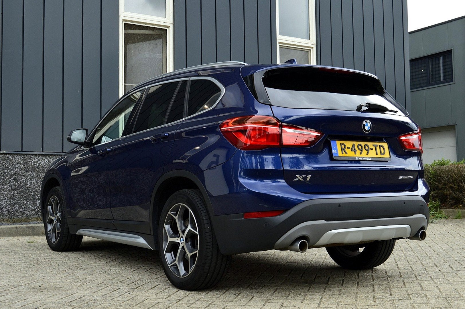 BMW X1 sDrive20i High Executive Rijklaarprijs-Garantie Panor, Blauw, Leder, Bedrijf, SUV of Terreinwagen
