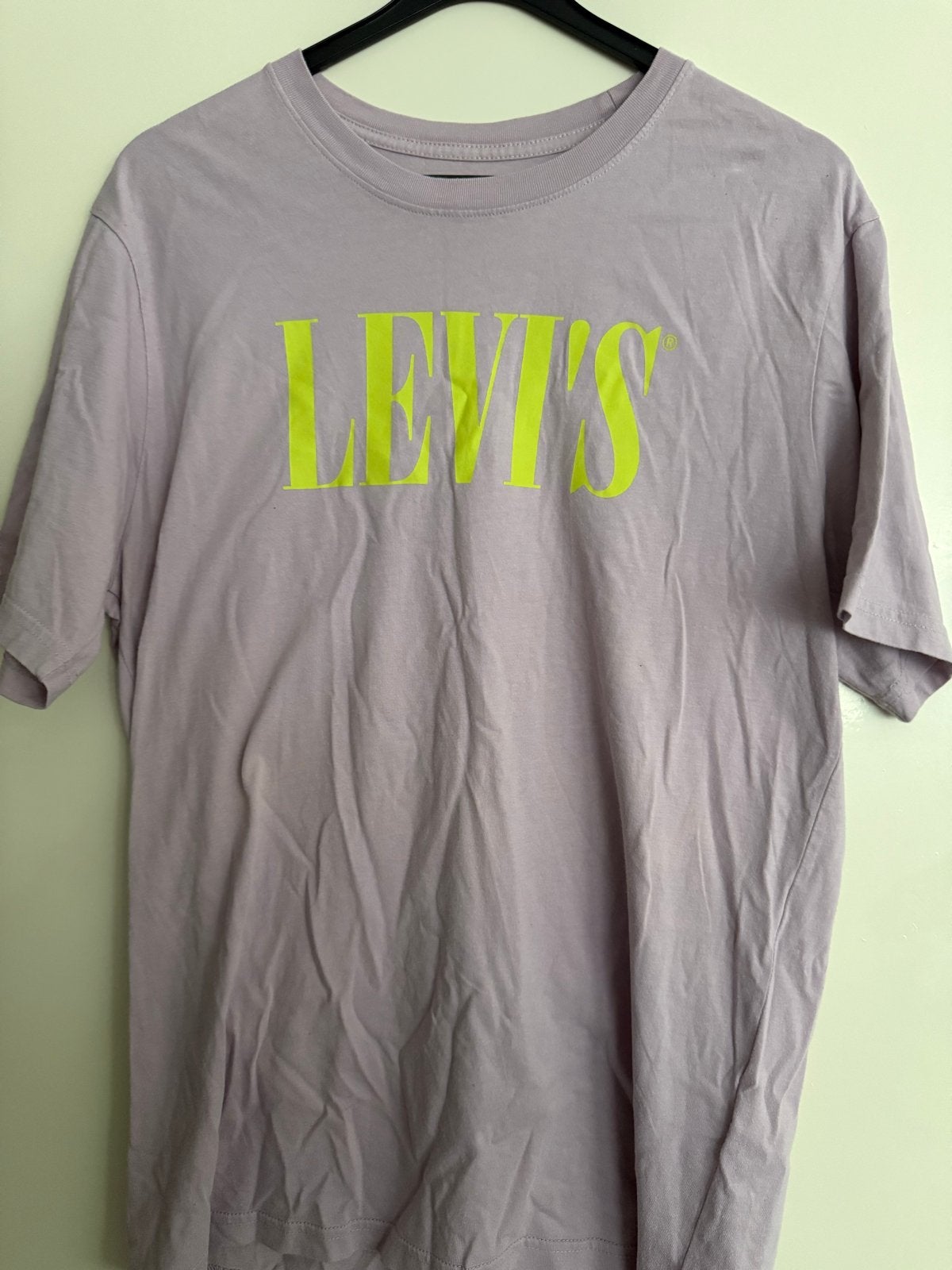 Levis T-shirt Paars met Neon Geel Logo, Kleding | Dames, Maat 38/40 (M), Verzenden, Paars, Korte mouw