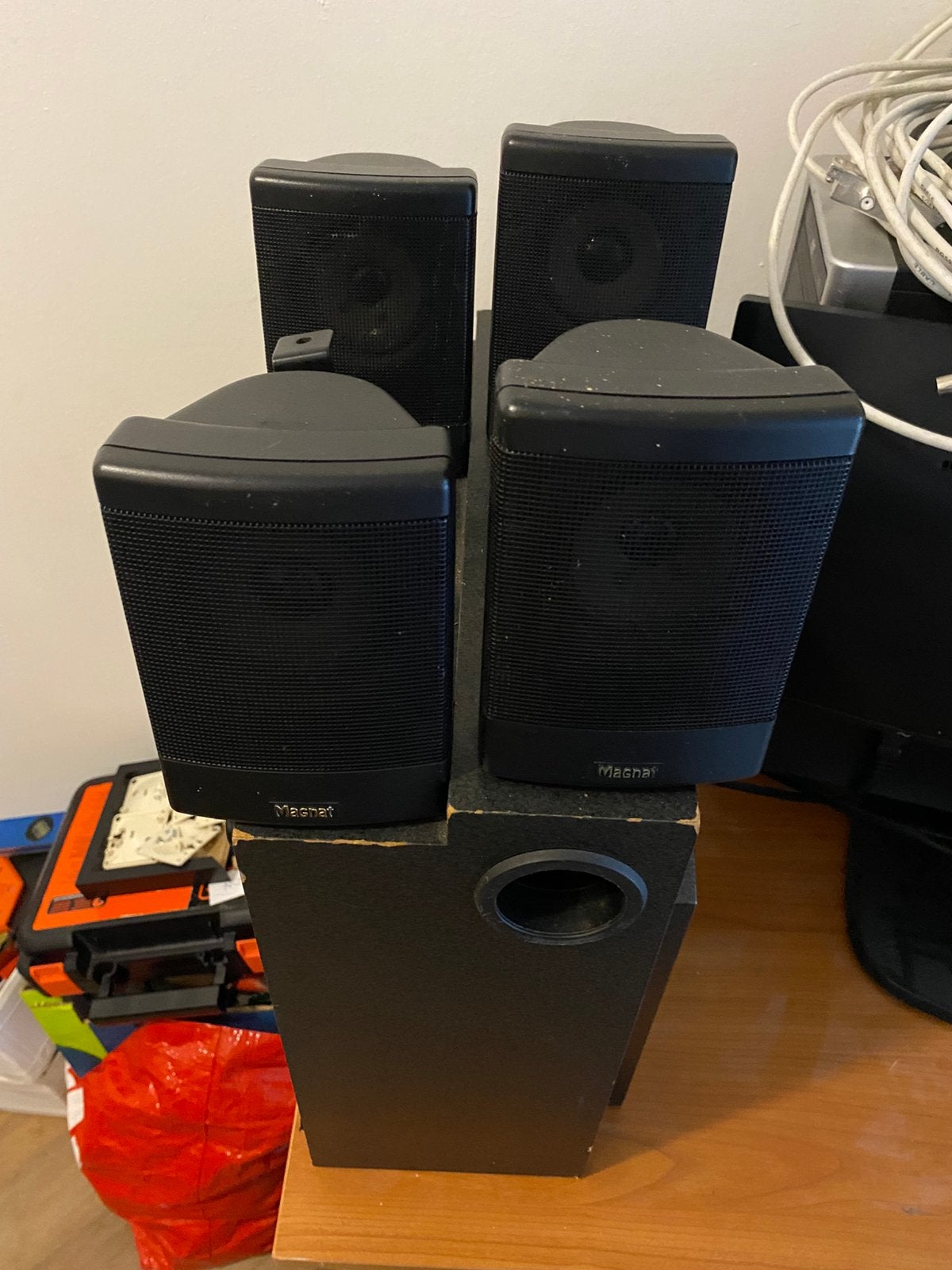Magnat speakerset 1.bass. &. 4 hoge tonen, Ophalen, Gebruikt, 60 tot 120 watt, Magnat
