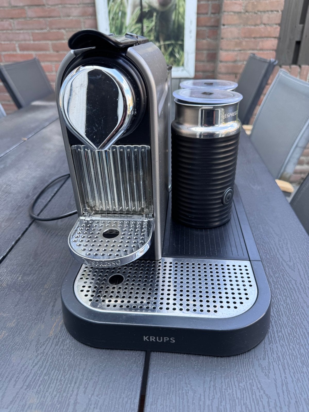 Nespresso koffiemachine met melkopschuimer, Ophalen, Gebruikt, Koffiemachine, 1 kopje