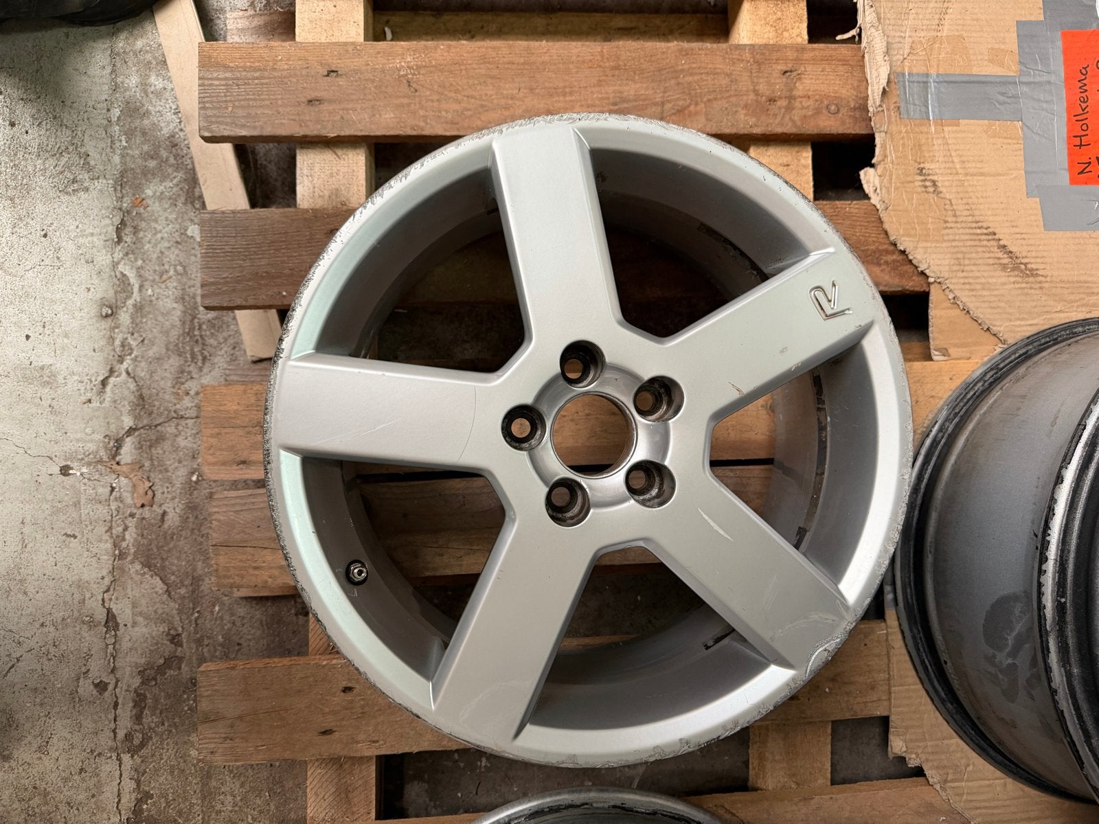 8 originele Volvo Pegasus 18 inch velgen, Ophalen, 18 inch, Gebruikt, Velg(en)