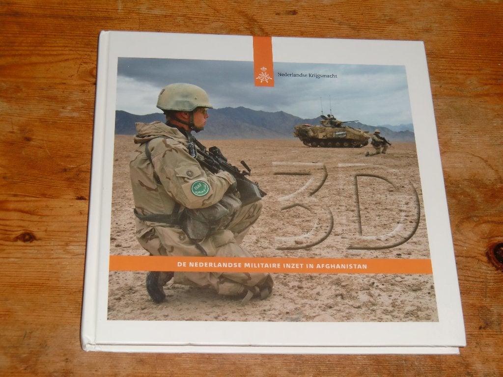 Nederlandse militaire inzet in Afganistan 2006-2010 (+DVD), Verzamelen, Ophalen of Verzenden, Landmacht, Nederland, Boek of Tijdschrift