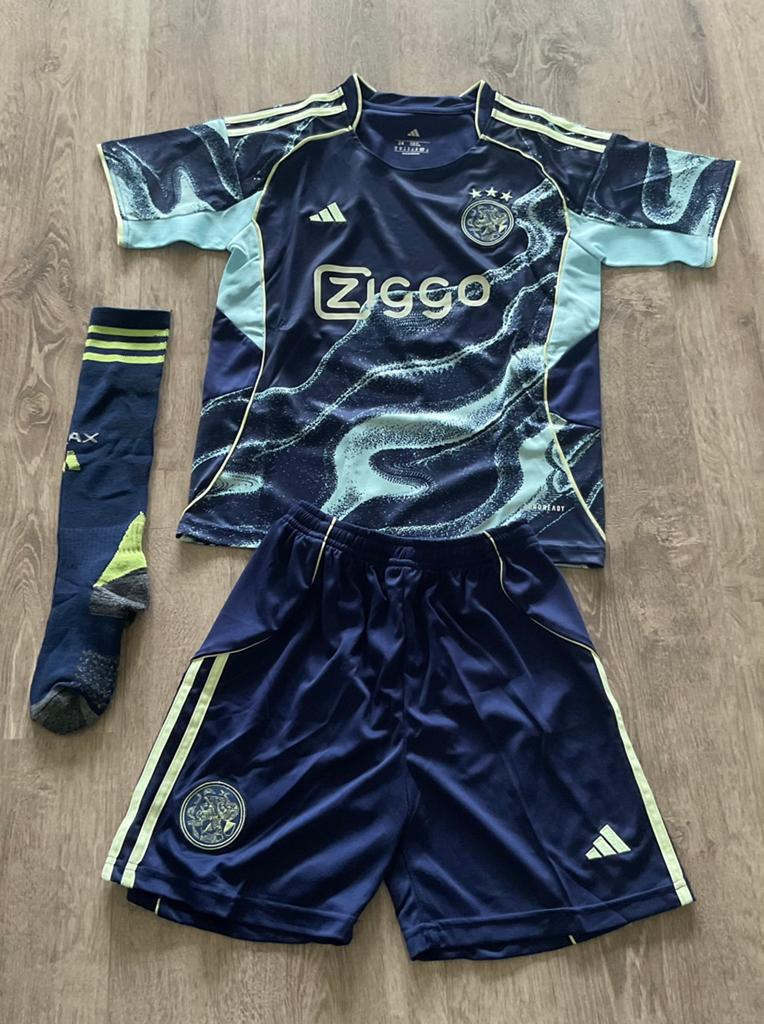 Ajax tenue maat:164, Maat XS of kleiner, Ophalen of Verzenden, Nieuw, Set