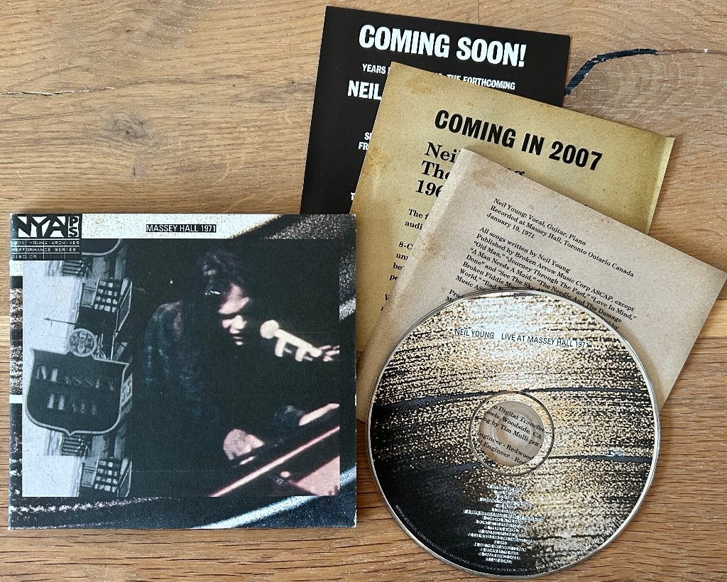 NEIL YOUNG - Live at Massey Hall 1971 ( CD ), Cd's en Dvd's, Ophalen of Verzenden, Zo goed als nieuw, Singer-songwriter
