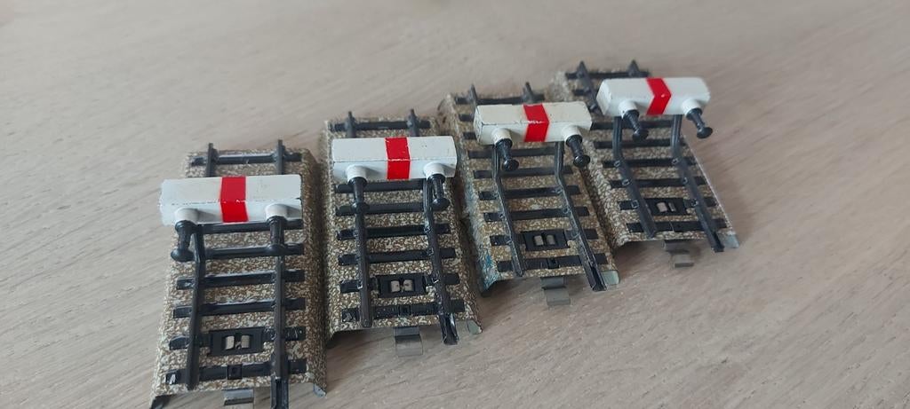 4 Märklin m-rails stootjukken artikelnummer 7190, Wisselstroom, Rails, Ophalen of Verzenden, Zo goed als nieuw
