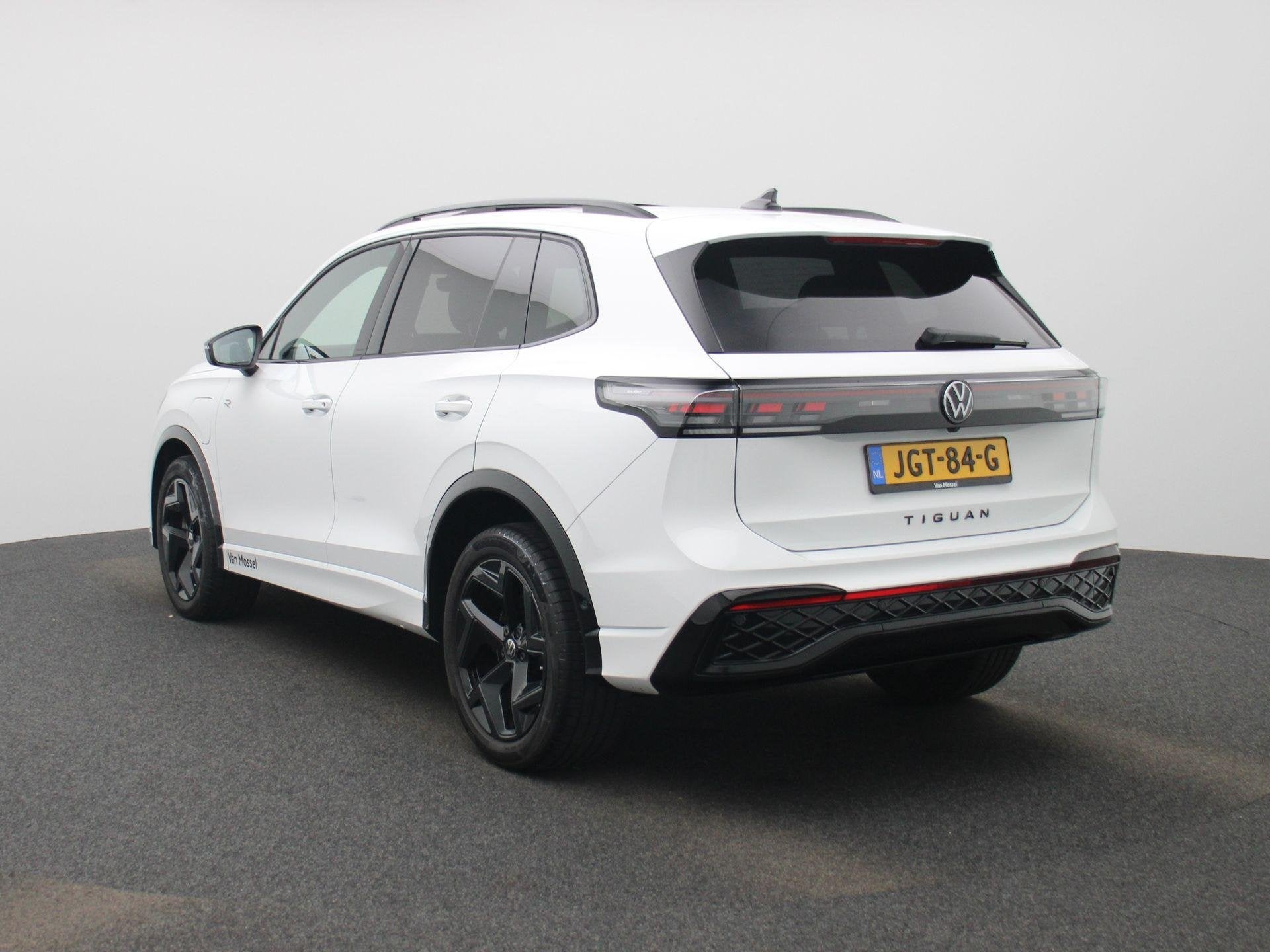 Volkswagen Tiguan 1.5 eHybrid R-Line 272 PK | Panoramadak |, 12 maanden, 1498 cc, 4 cilinders, Hybride Elektrisch/Benzine