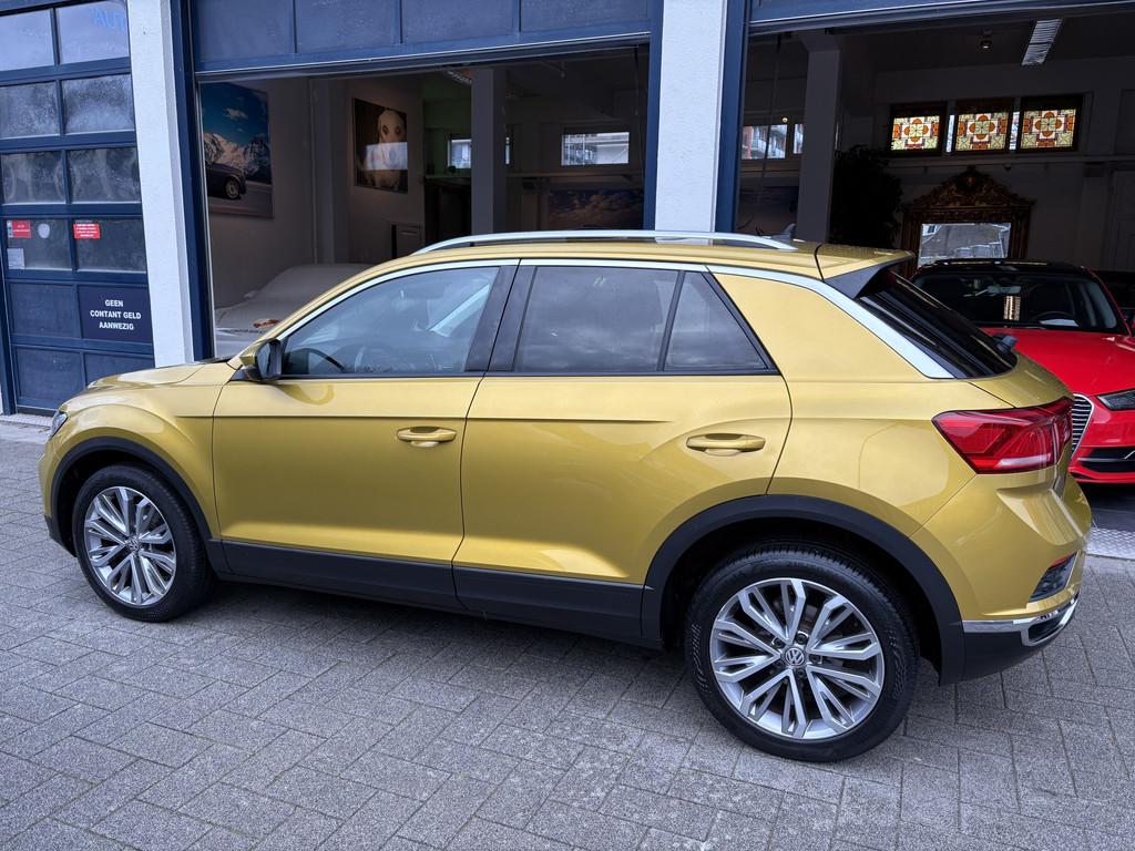 Volkswagen T-Roc 1.0 TSI Style - NL AUTO/PANO/CARPLAY/COCKPI, Voorwielaandrijving, Gebruikt, 116 pk, Bedrijf