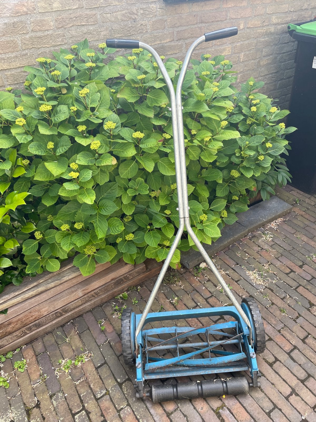 Husqvarna handgrasmaaier, 40 cm maaibreedte, Ophalen of Verzenden, Gebruikt, 40 t/m 49 cm, Handgrasmaaier