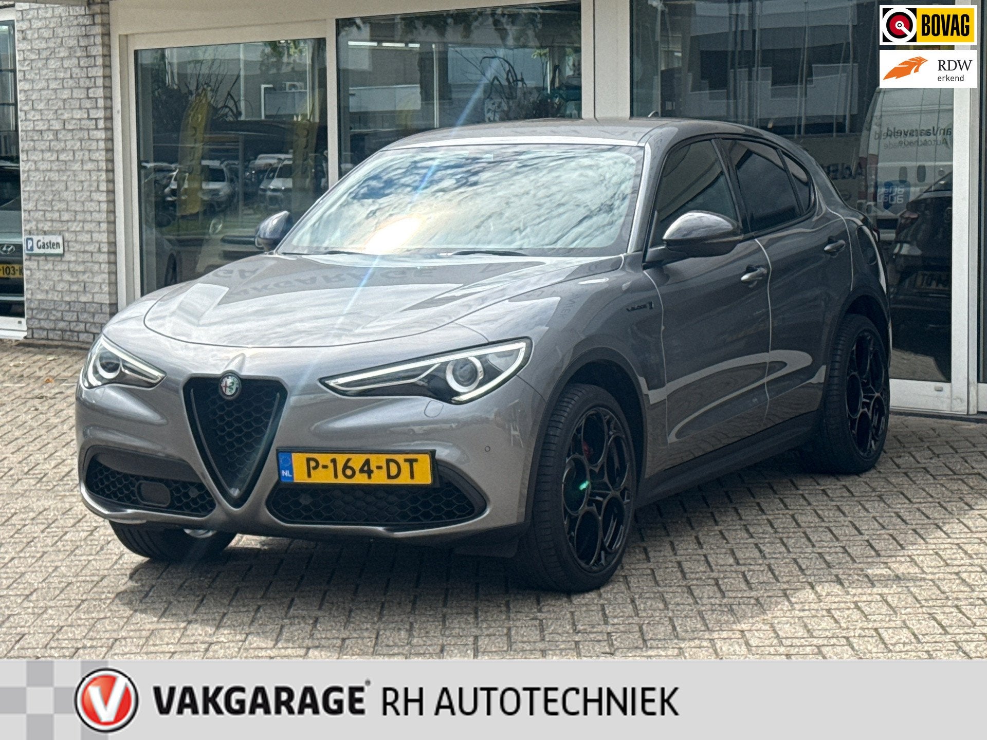 Alfa Romeo Stelvio 2.0 T AWD First Edition Carbon, Veloce ui, Auto's, Alfa Romeo, Automaat, Euro 6, 4 cilinders, Automatische klimaatregeling