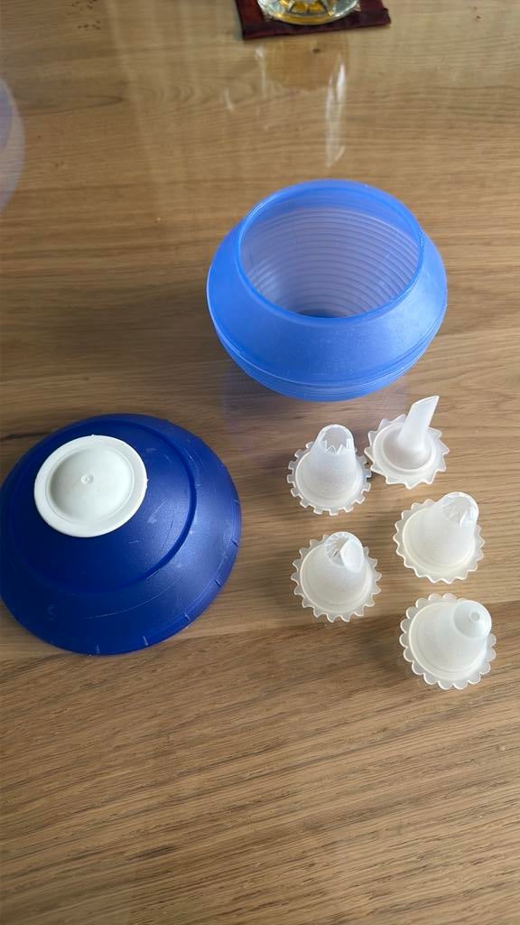 Tupperware slagroomspuitje, Ophalen of Verzenden, Zo goed als nieuw, Blauw, Overige typen