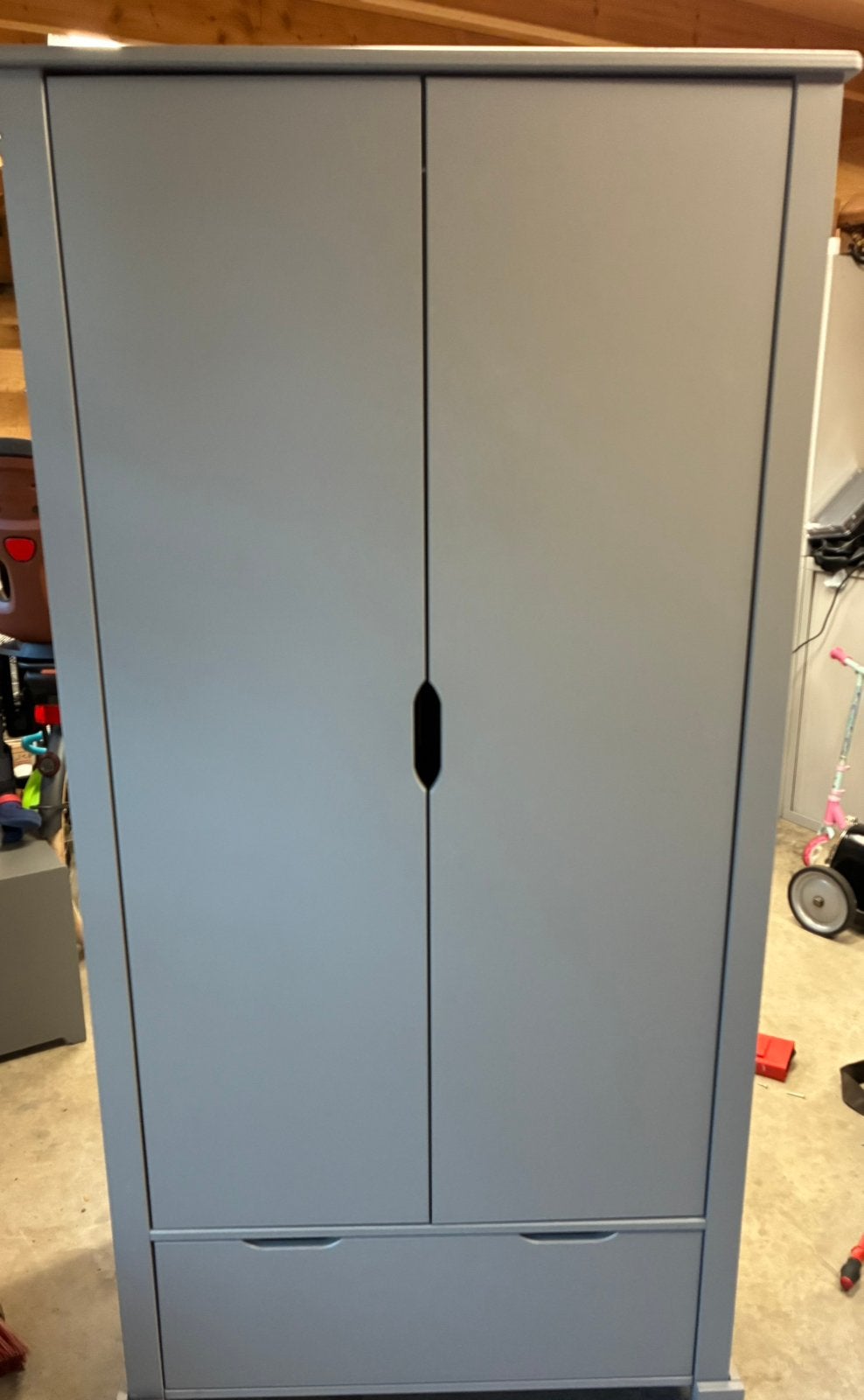Te koop complete kinderkamer kledingkast, bedje en nachtkast