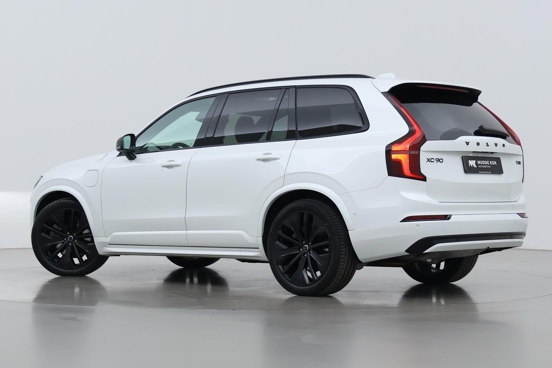 Volvo XC90 T8 Ultra Black Edition | Luchtvering | Harman/Kar, Auto's, Gebruikt, Euro 6, 4 cilinders, Wit