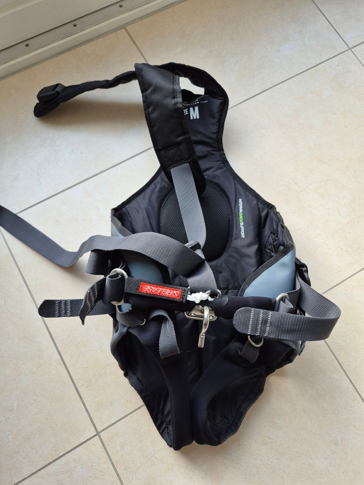 Magic Marine Zeiltrapeze Maat M - Zo goed als nieuw, Watersport en Boten, Ophalen of Verzenden, Zo goed als nieuw
