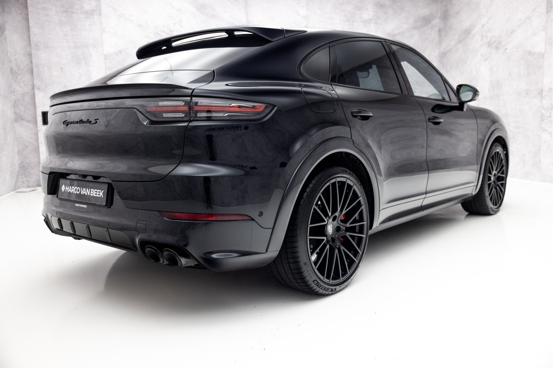 Porsche Cayenne Coupé 4.0 Turbo S E-Hybrid | SportDesign Ca, Automaat, Gebruikt, 3000 kg, Zwart