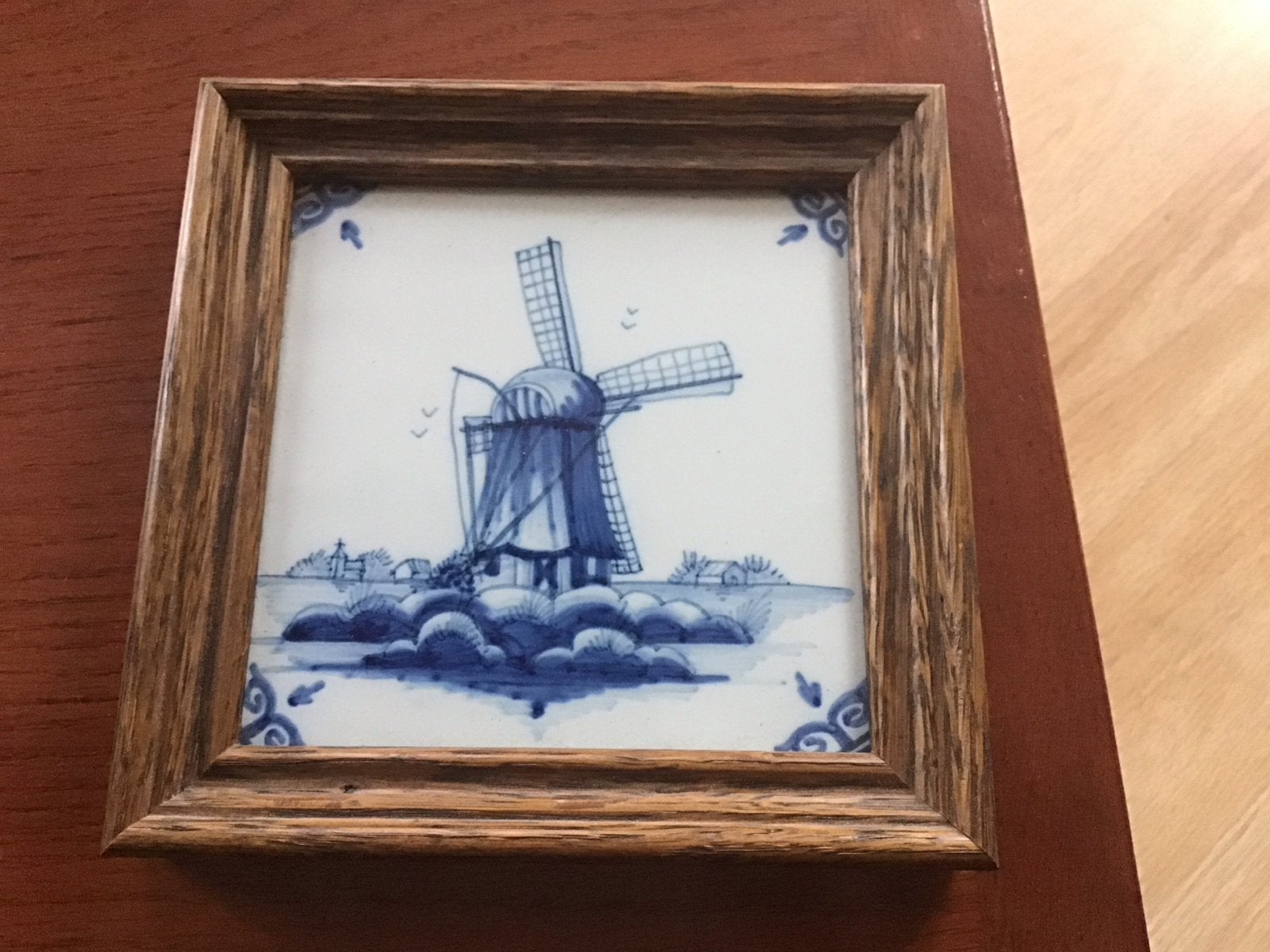 Ingelijste Makkumer tegel met molen, Ophalen of Verzenden