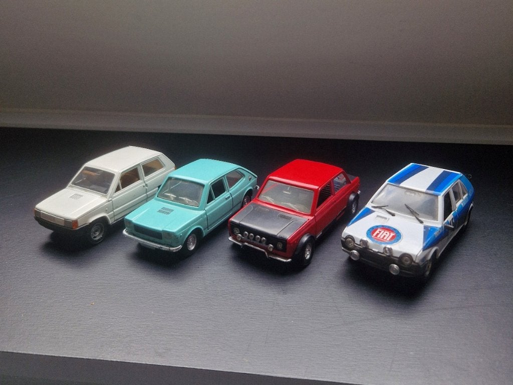 Polistil / Hotwheels - 4 Fiat modellen - 1/25, Ophalen of Verzenden, Zo goed als nieuw, Auto, Overige merken