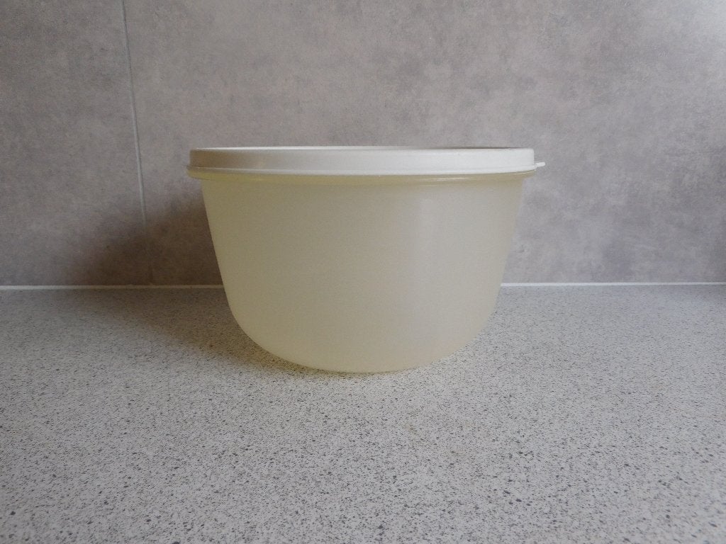 Tupperware Ruimtekom 2 Ltr. Crème, Ophalen of Verzenden, Gebruikt, Crème, Overige typen