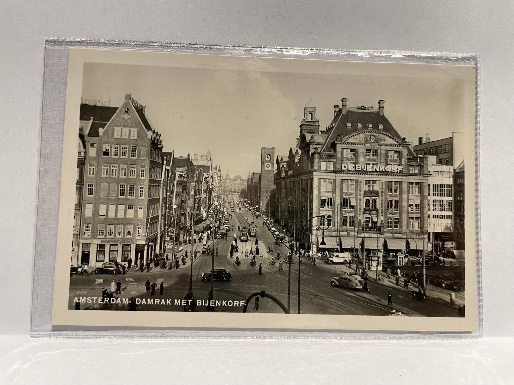 Amsterdam - Damrak met Bijenkorf, Verzenden, Ongelopen, Noord-Holland