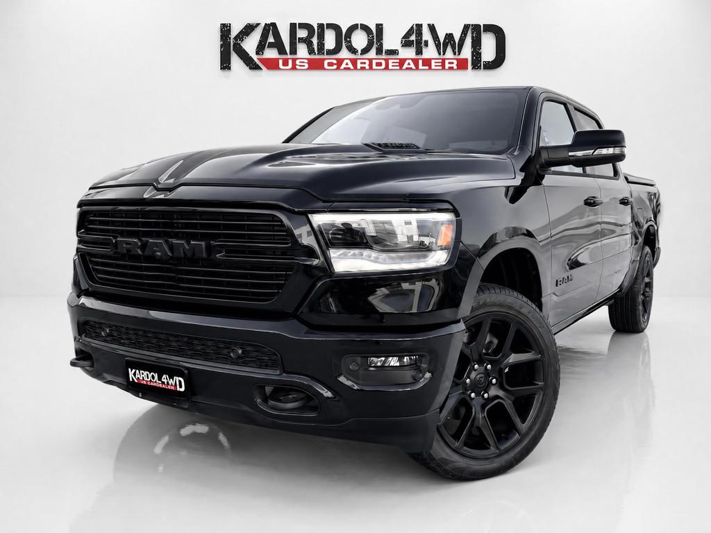 Dodge Ram 1500 Laramie Night Edition Modeljaar "24 | BOMVOL!, Auto's, Automaat, 3500 kg, Gebruikt, 5654 cc