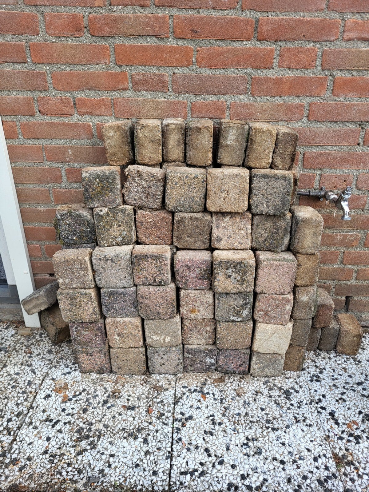 Gratis af te halen:, Gebruikt, Klinkers, Ophalen of Verzenden, Minder dan 5 m²